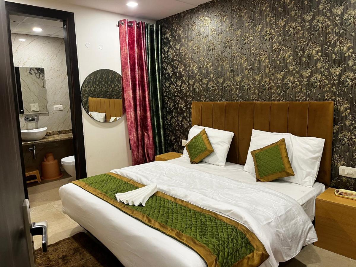 Roomquet Comfort Inn Allāhābād Junction Exterior foto