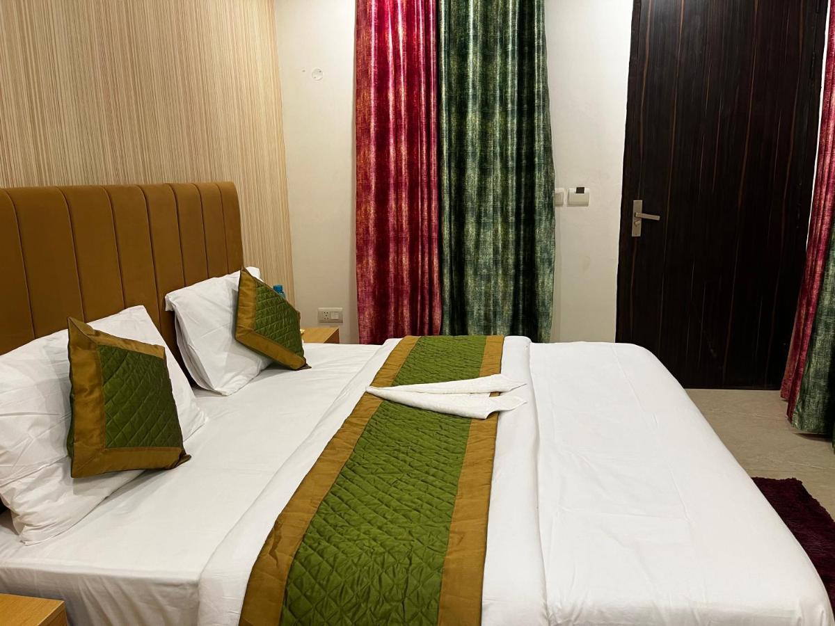 Roomquet Comfort Inn Allāhābād Junction Exterior foto