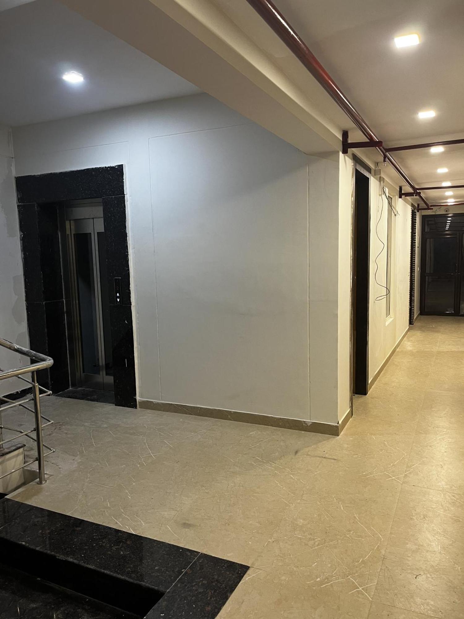 Roomquet Comfort Inn Allāhābād Junction Exterior foto